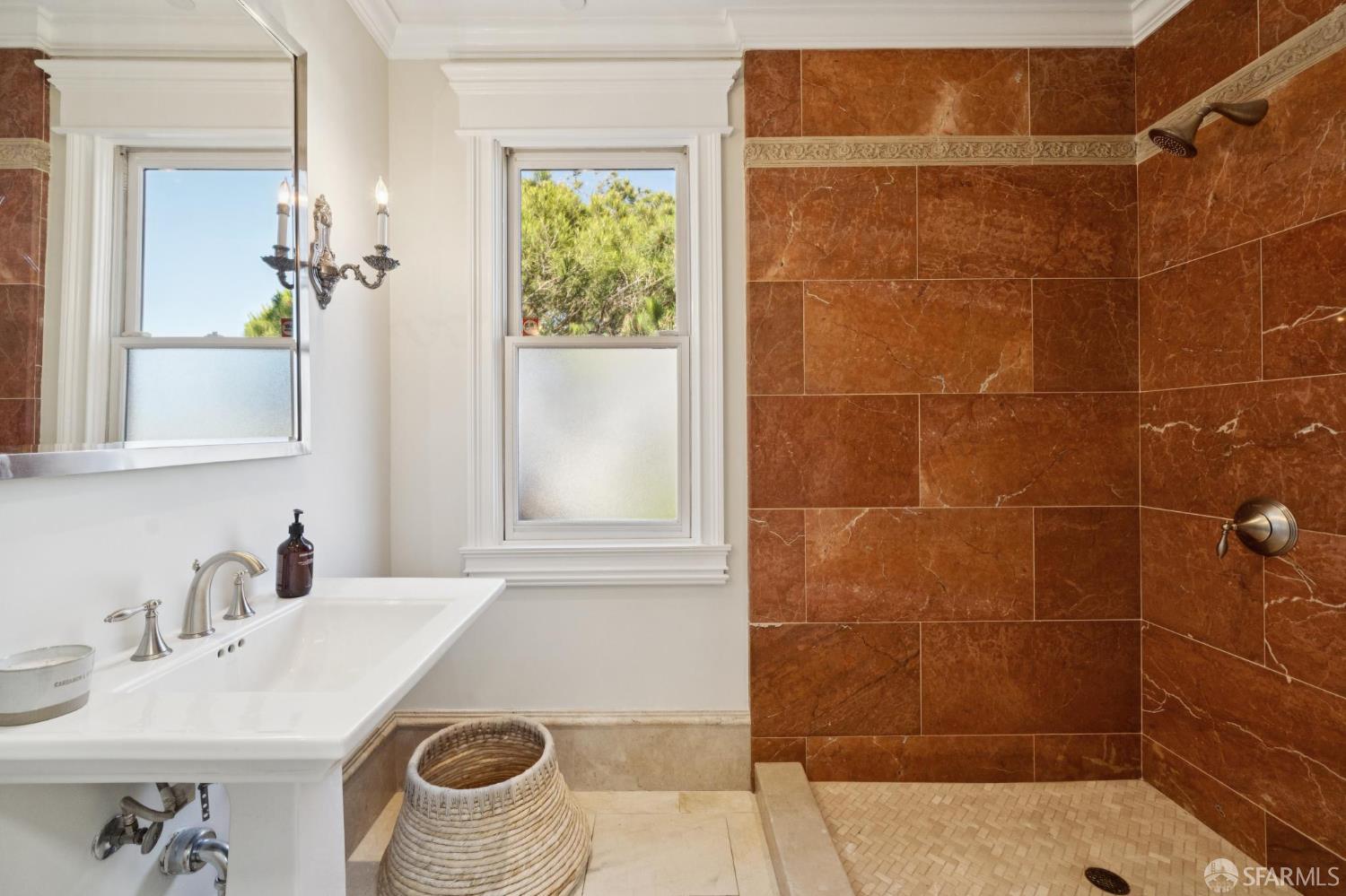 Detail Gallery Image 21 of 94 For 729 Douglass St, San Francisco,  CA 94114 - – Beds | – Baths
