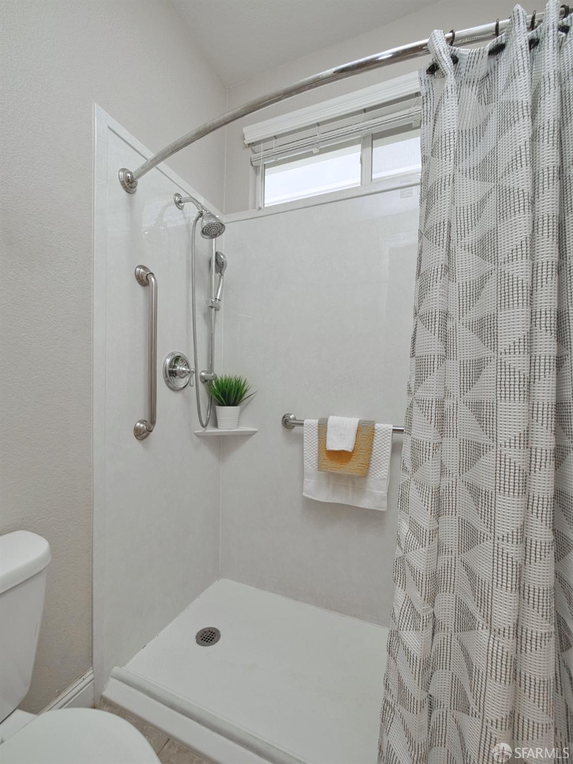 Detail Gallery Image 18 of 40 For 3022 Tampico Dr, Bay Point,  CA 94565 - 4 Beds | 2 Baths