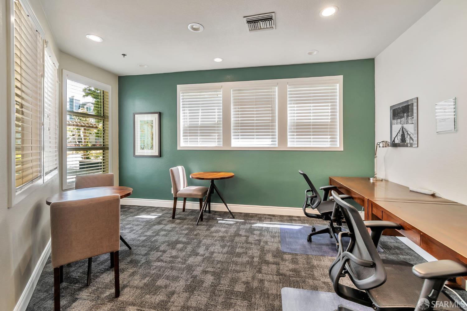 Detail Gallery Image 20 of 37 For 6400 Christie Ave #4415,  Emeryville,  CA 94608 - 1 Beds | 1 Baths