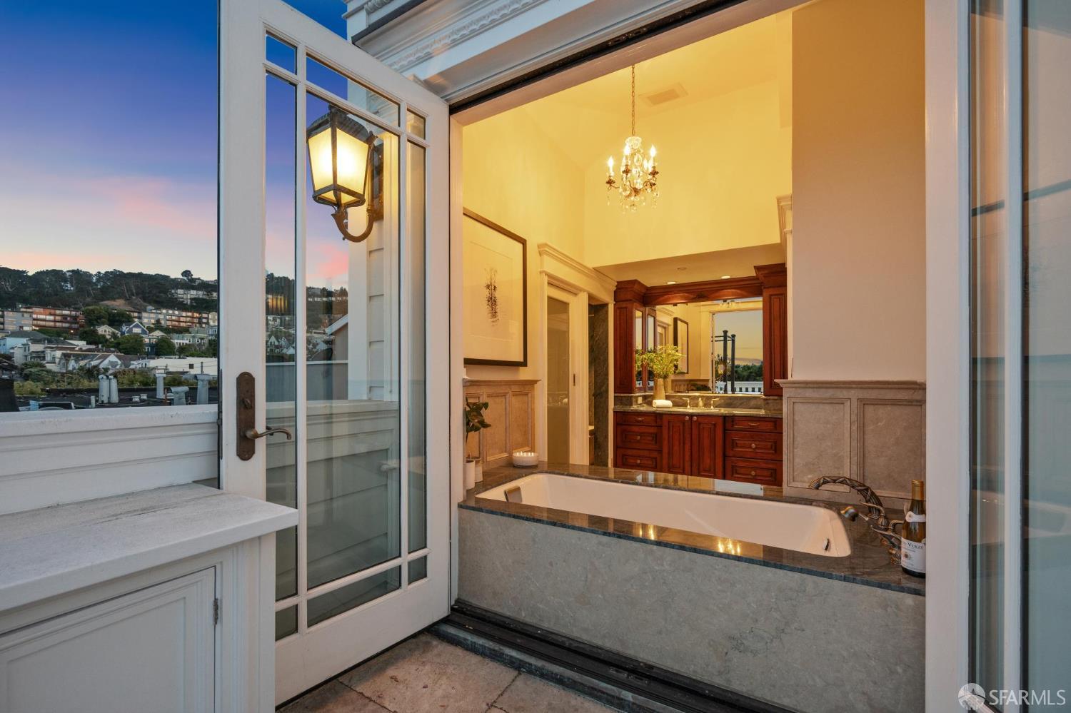 Detail Gallery Image 32 of 94 For 729 Douglass St, San Francisco,  CA 94114 - – Beds | – Baths
