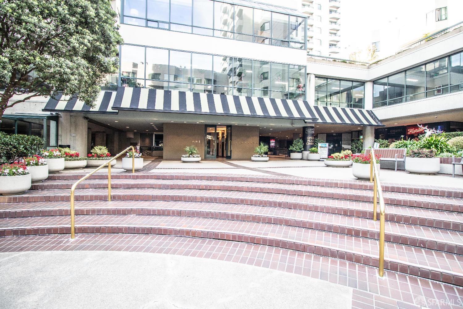 Photo #26: 425051696 Listing: Photo #26
