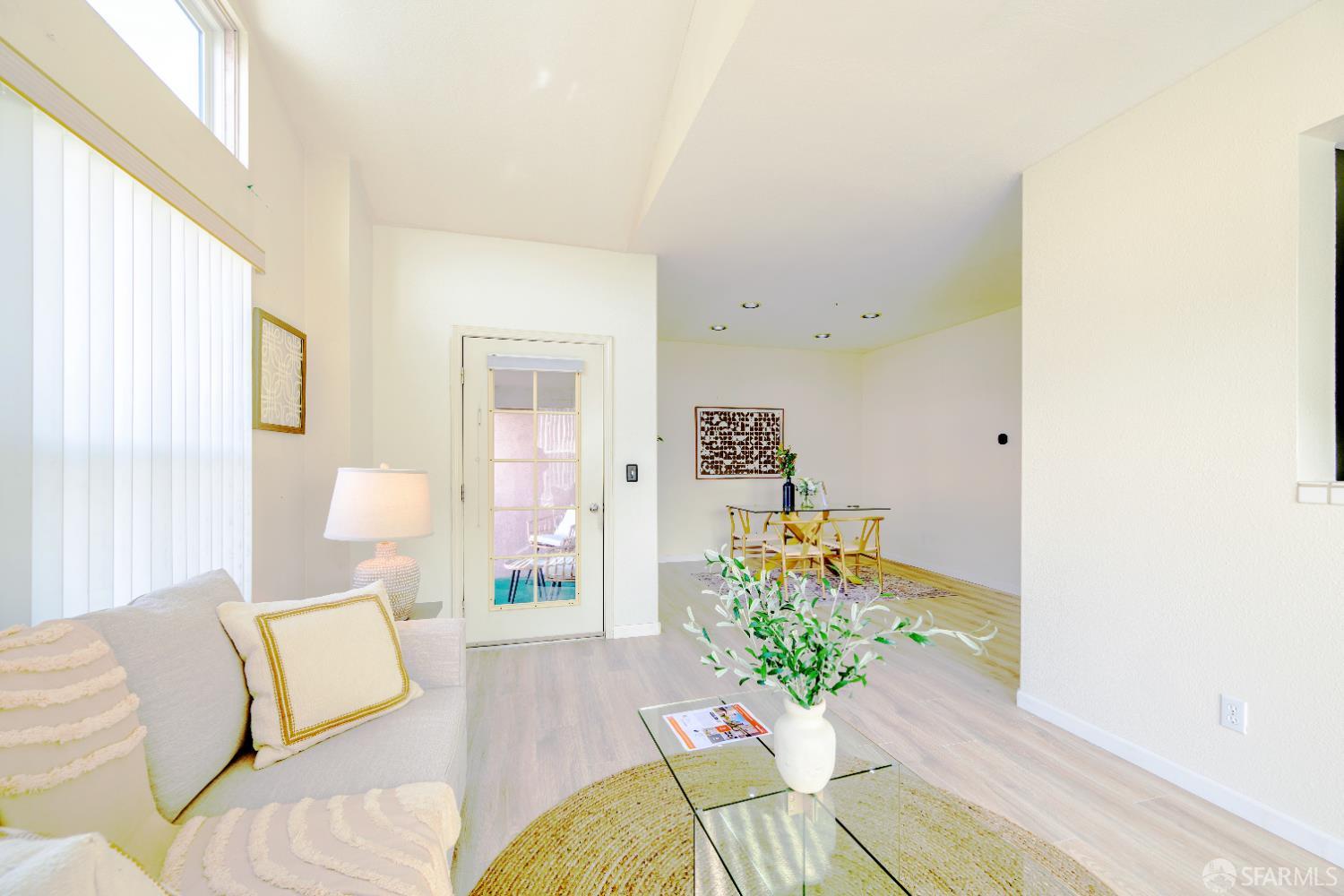 Detail Gallery Image 7 of 76 For 103 Stoneridge Ln #2210,  San Francisco,  CA 94134 - 3 Beds | 2 Baths