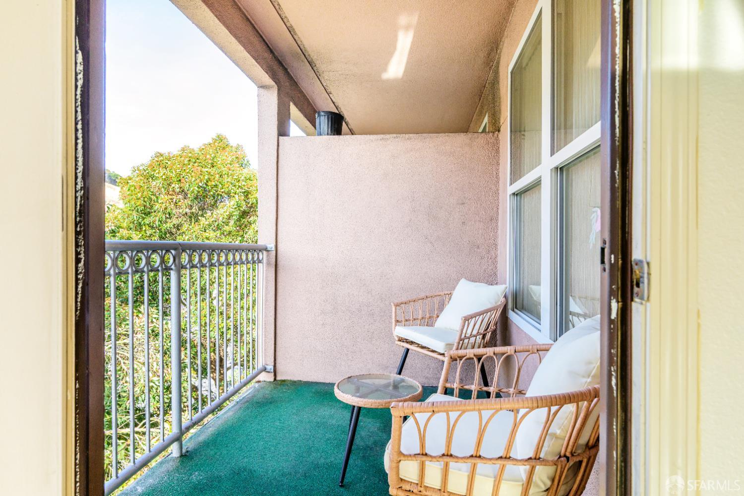 Detail Gallery Image 66 of 76 For 103 Stoneridge Ln #2210,  San Francisco,  CA 94134 - 3 Beds | 2 Baths