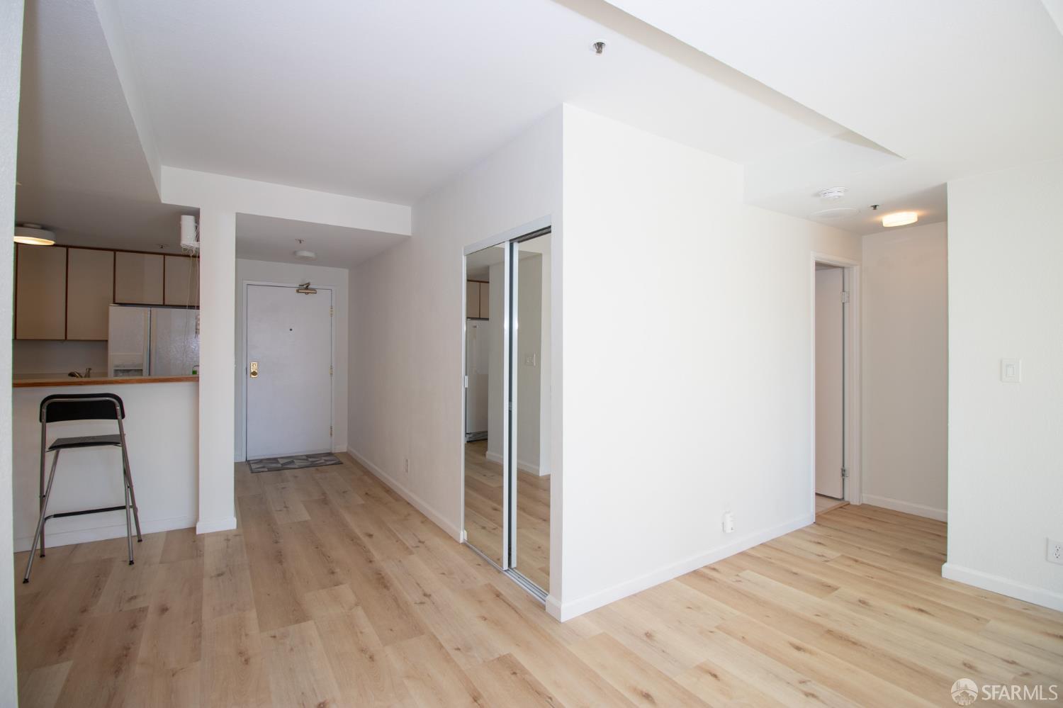 Photo #18: 425051696 Listing: Photo #18