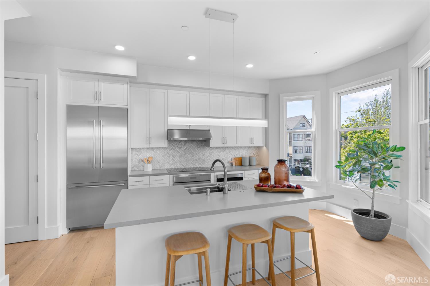 Photo #3: 425051469 Listing 