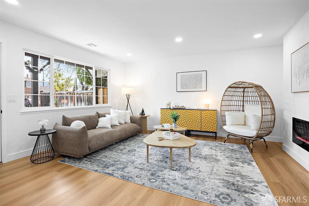 Detail Gallery Image 4 of 26 For 1395 Boysea Dr, San Jose,  CA 95118 - 3 Beds | 2 Baths
