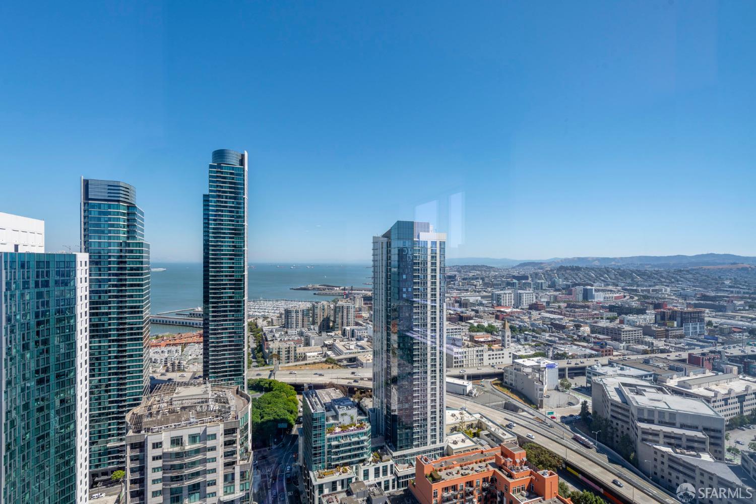 Detail Gallery Image 25 of 45 For 488 Folsom St #4305,  San Francisco,  CA 94105 - 2 Beds | 2/1 Baths