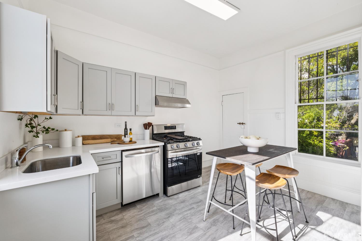 Detail Gallery Image 25 of 99 For 2332 California St, San Francisco,  CA 94115 - – Beds | – Baths