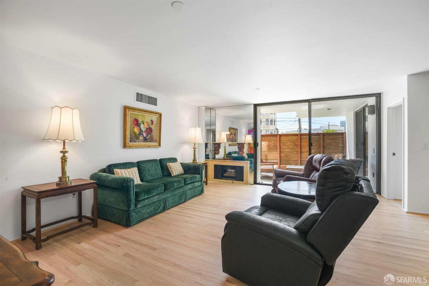 Detail Gallery Image 10 of 54 For 110 Park Rd #101,  Burlingame,  CA 94010 - 2 Beds | 2 Baths