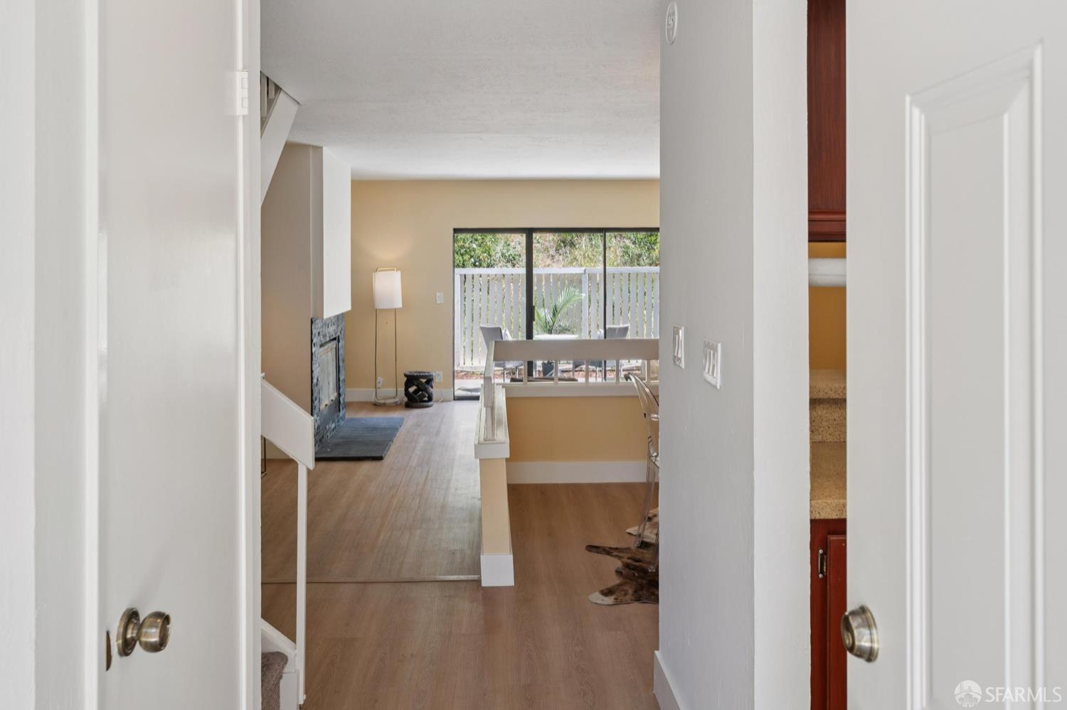 Detail Gallery Image 6 of 49 For 2536 Treeside Way, Richmond,  CA 94806 - 2 Beds | 2/1 Baths