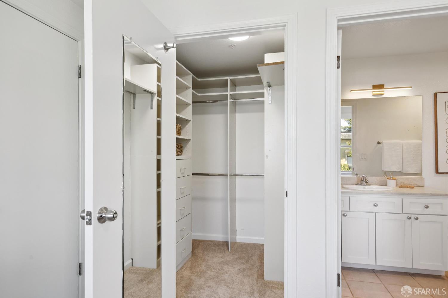 Photo #17: 425046058 Listing: Photo #17