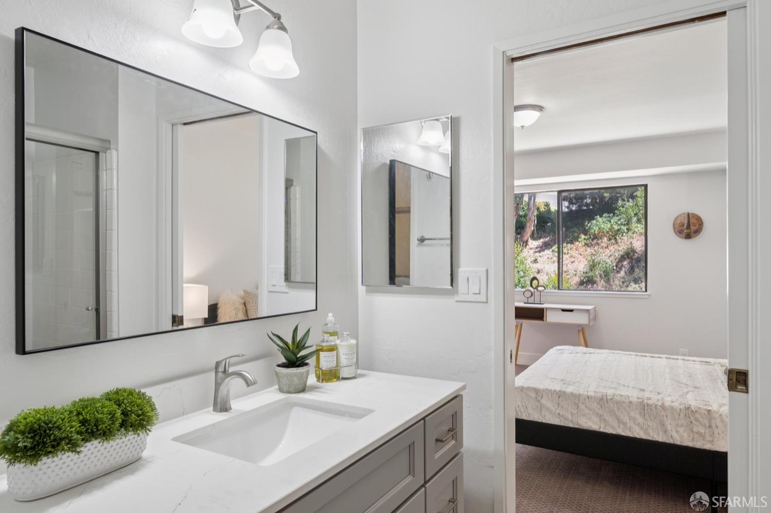 Detail Gallery Image 31 of 49 For 2536 Treeside Way, Richmond,  CA 94806 - 2 Beds | 2/1 Baths