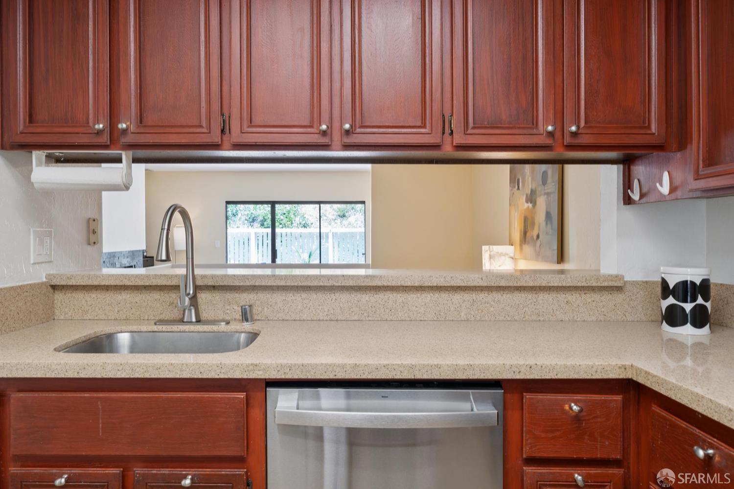 Detail Gallery Image 22 of 49 For 2536 Treeside Way, Richmond,  CA 94806 - 2 Beds | 2/1 Baths