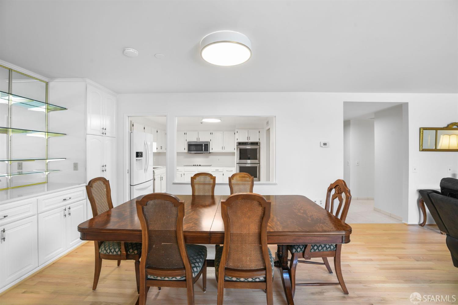 Detail Gallery Image 18 of 54 For 110 Park Rd #101,  Burlingame,  CA 94010 - 2 Beds | 2 Baths