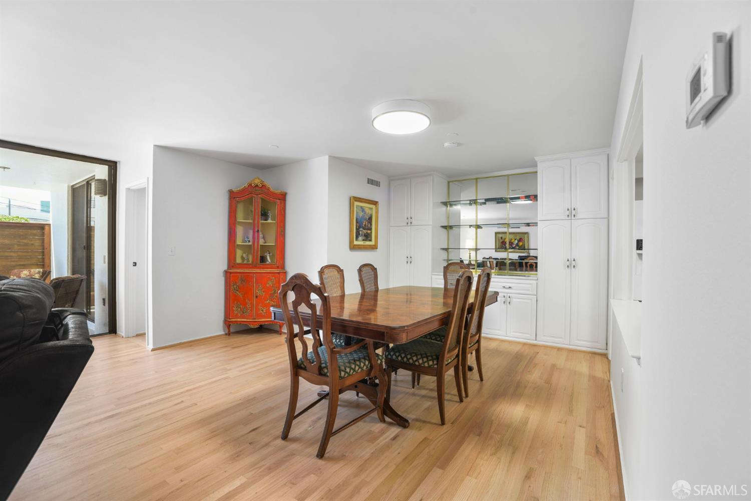 Detail Gallery Image 16 of 54 For 110 Park Rd #101,  Burlingame,  CA 94010 - 2 Beds | 2 Baths