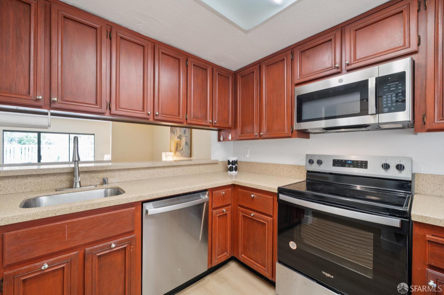 Detail Gallery Image 23 of 49 For 2536 Treeside Way, Richmond,  CA 94806 - 2 Beds | 2/1 Baths