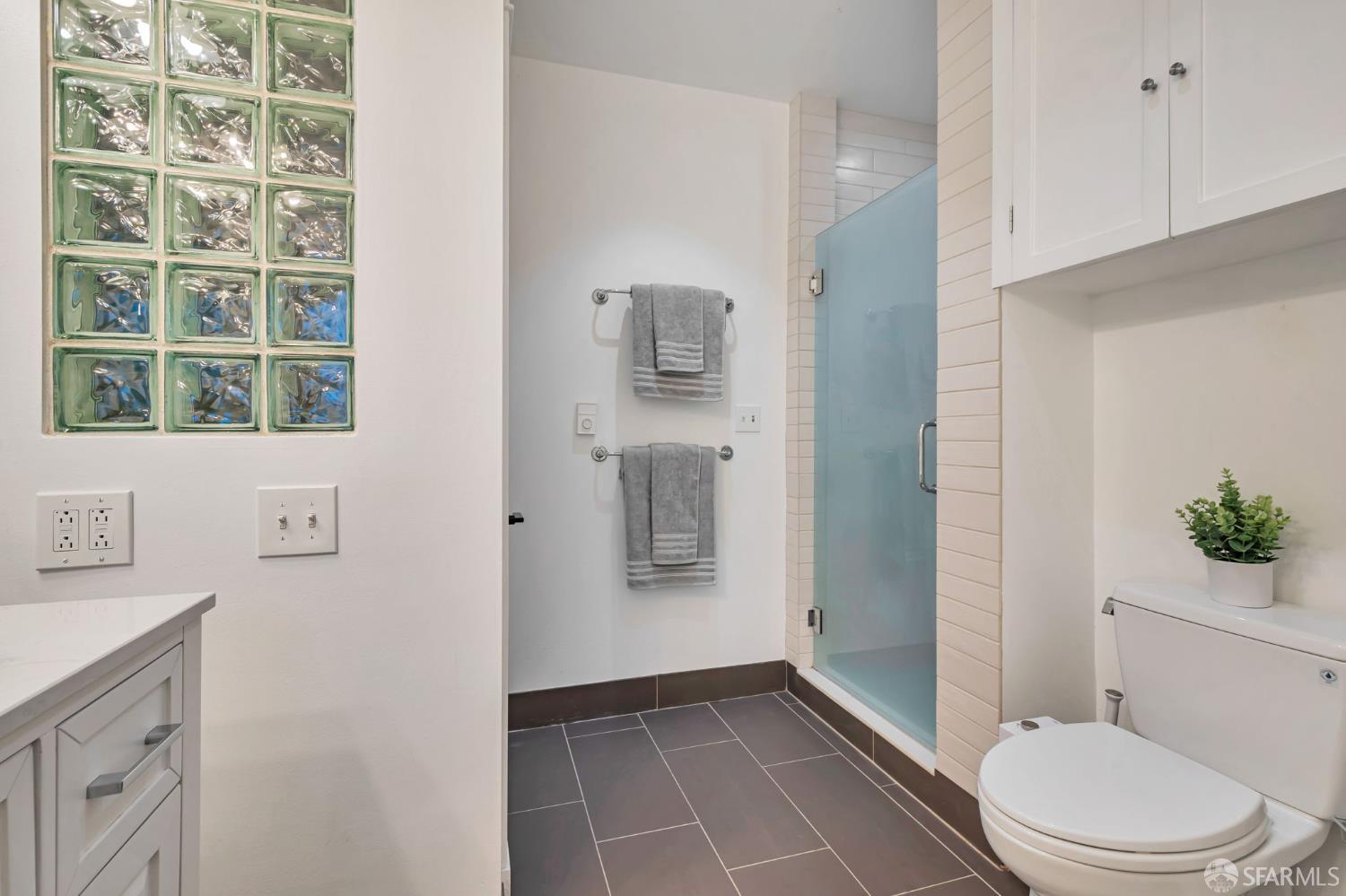 Detail Gallery Image 25 of 38 For 30 Eagle St, San Francisco,  CA 94114 - 2 Beds | 1 Baths