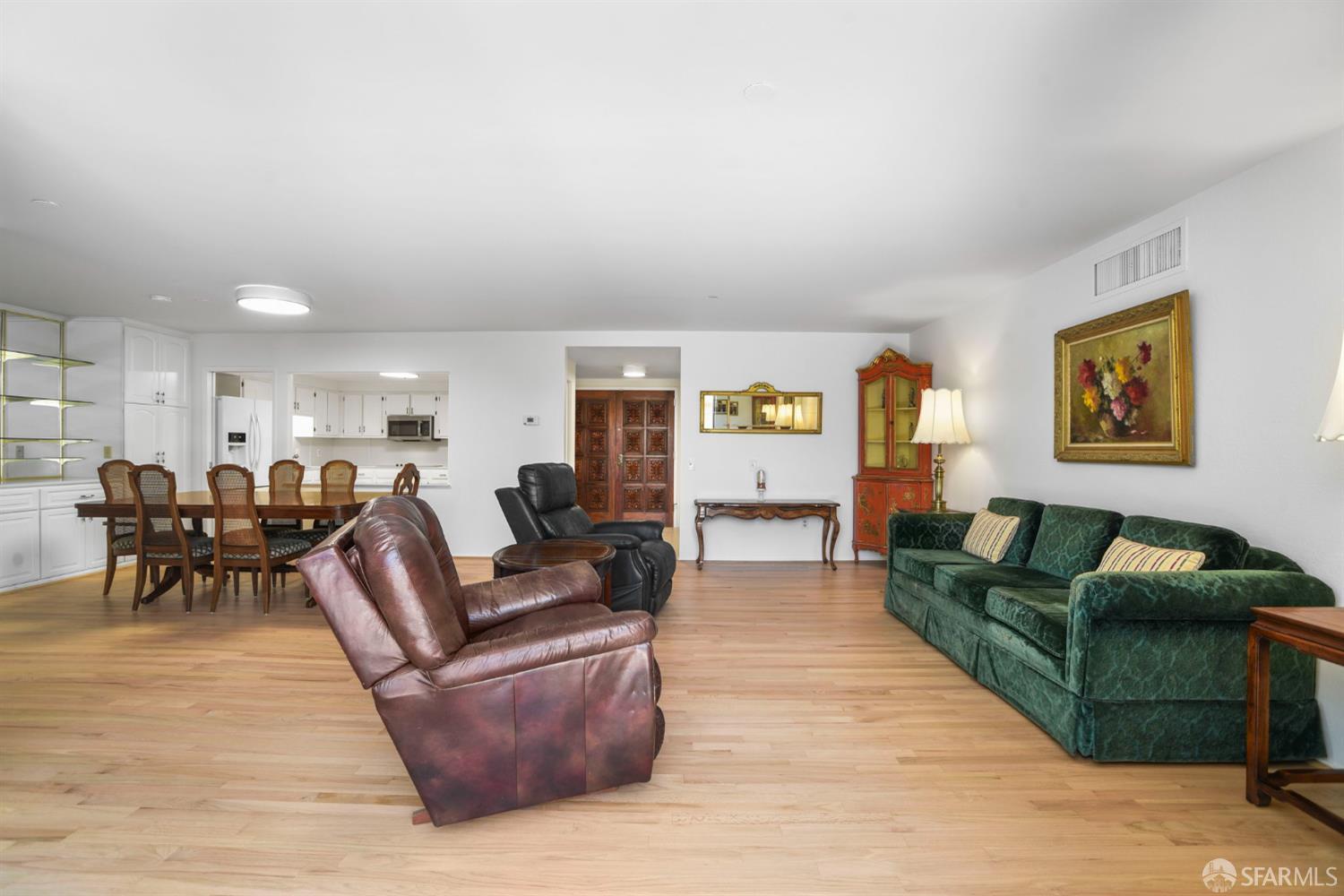 Detail Gallery Image 15 of 54 For 110 Park Rd #101,  Burlingame,  CA 94010 - 2 Beds | 2 Baths