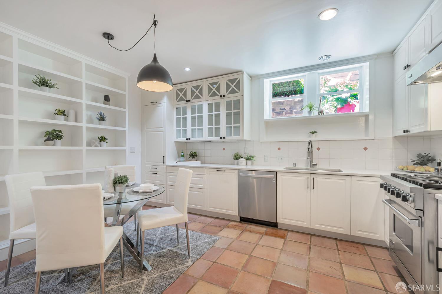 Detail Gallery Image 10 of 38 For 30 Eagle St, San Francisco,  CA 94114 - 2 Beds | 1 Baths