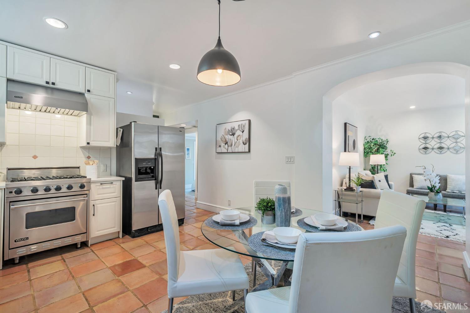 Detail Gallery Image 14 of 38 For 30 Eagle St, San Francisco,  CA 94114 - 2 Beds | 1 Baths