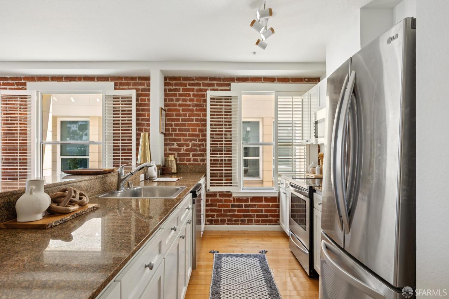 Photo #10: 425046058 Listing: Photo #10