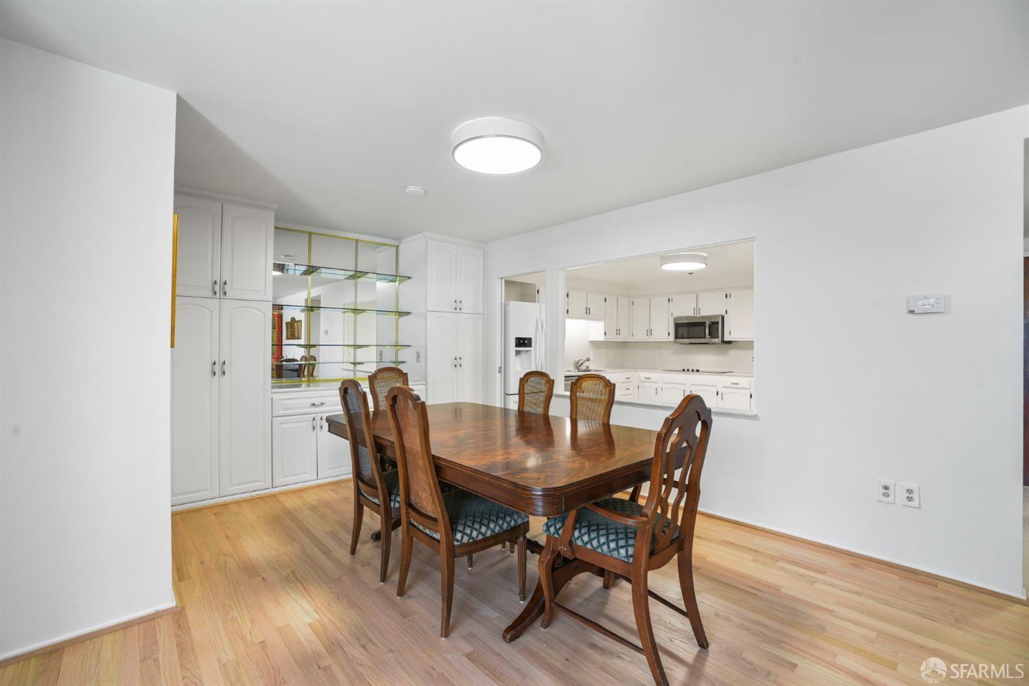 Detail Gallery Image 17 of 54 For 110 Park Rd #101,  Burlingame,  CA 94010 - 2 Beds | 2 Baths