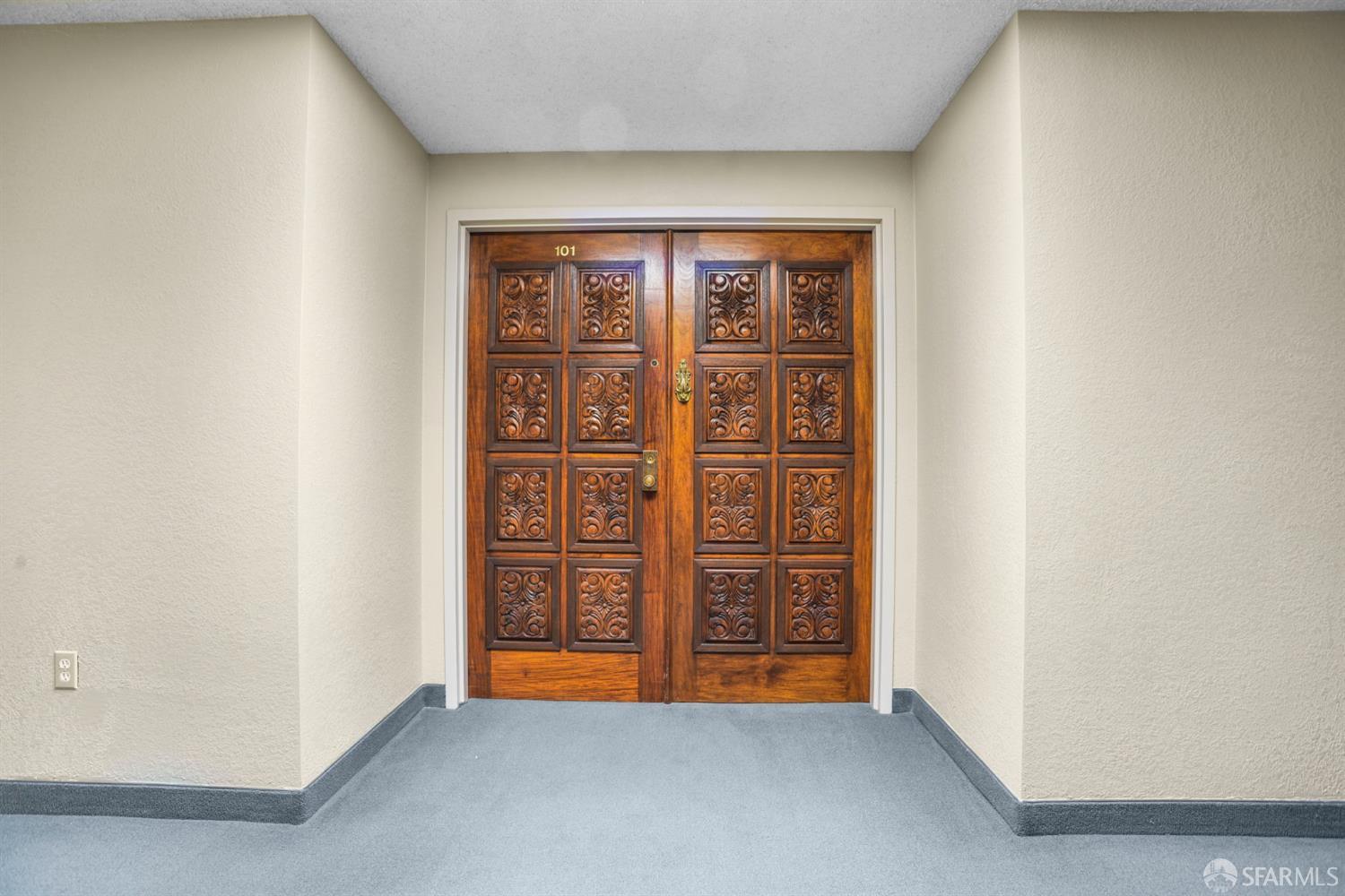 Detail Gallery Image 7 of 54 For 110 Park Rd #101,  Burlingame,  CA 94010 - 2 Beds | 2 Baths