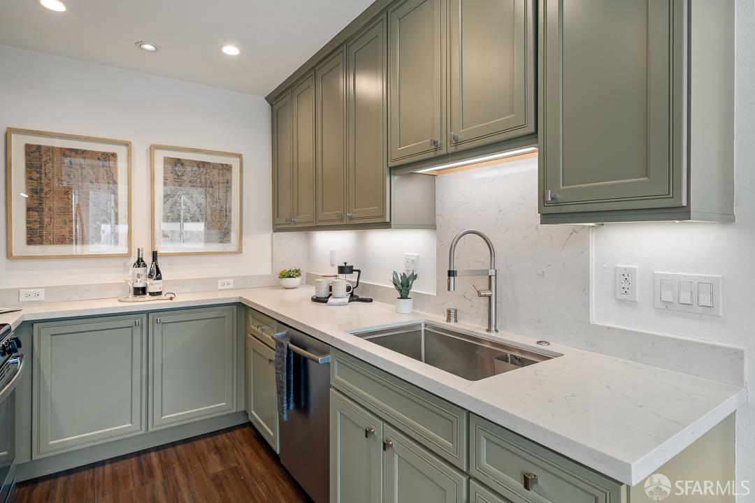 Detail Gallery Image 10 of 22 For 955 Ridgeview Ct #C,  South San Francisco,  CA 94080 - 2 Beds | 1 Baths