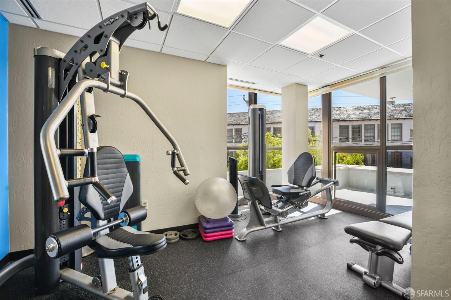 Detail Gallery Image 46 of 54 For 110 Park Rd #101,  Burlingame,  CA 94010 - 2 Beds | 2 Baths
