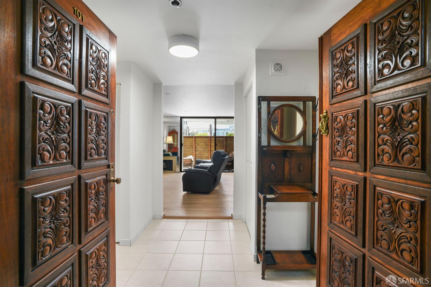 Detail Gallery Image 8 of 54 For 110 Park Rd #101,  Burlingame,  CA 94010 - 2 Beds | 2 Baths