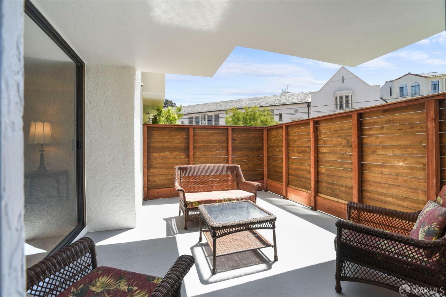 Detail Gallery Image 24 of 54 For 110 Park Rd #101,  Burlingame,  CA 94010 - 2 Beds | 2 Baths