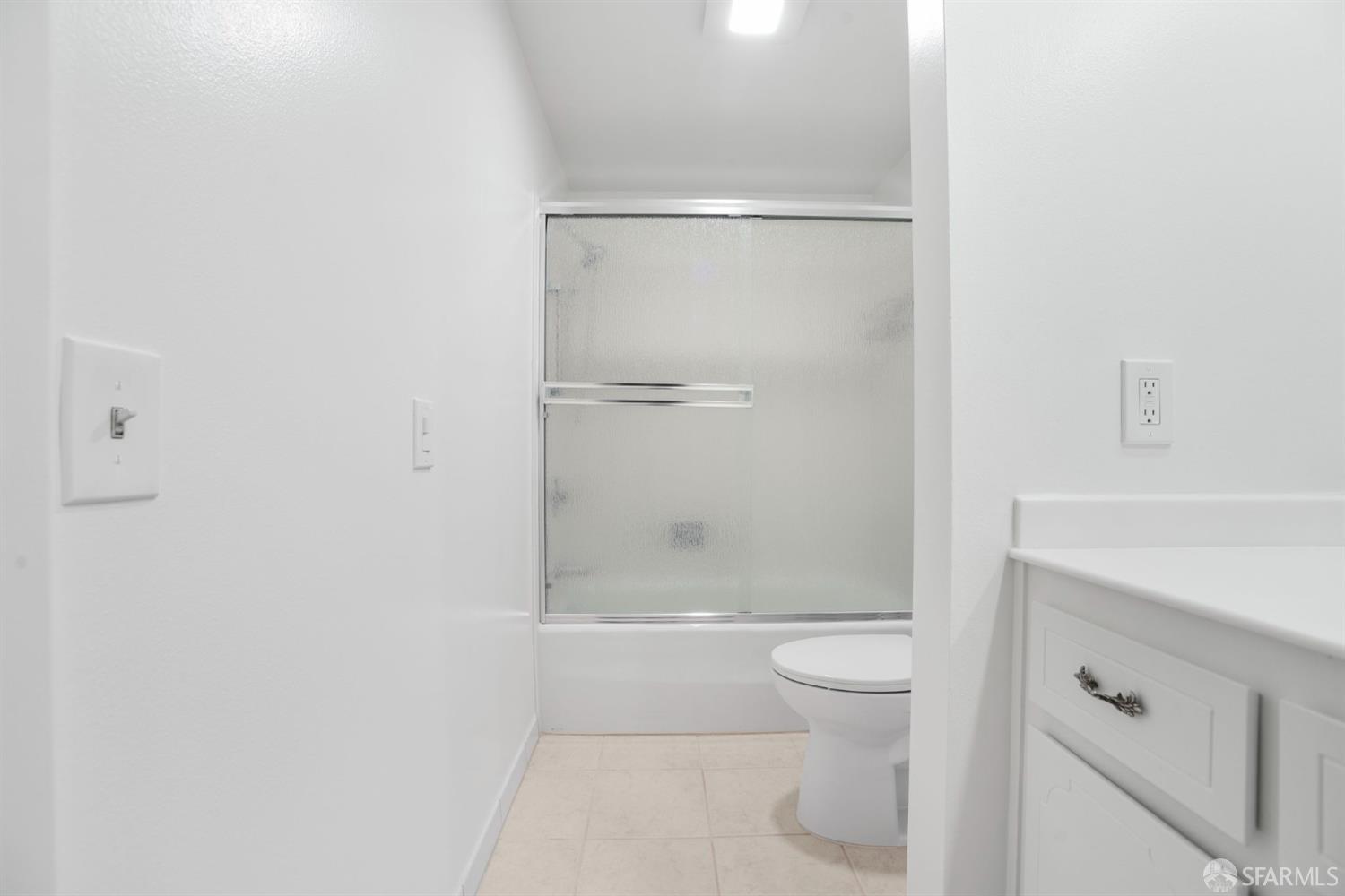 Detail Gallery Image 28 of 54 For 110 Park Rd #101,  Burlingame,  CA 94010 - 2 Beds | 2 Baths