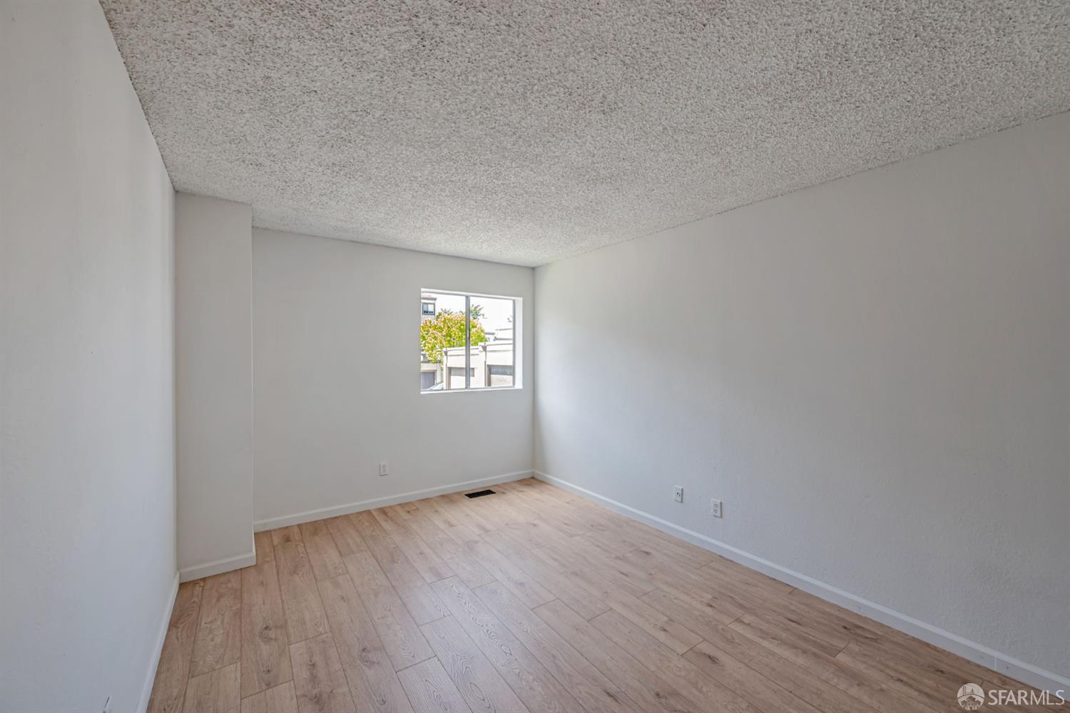 Detail Gallery Image 17 of 31 For 3550 Carter Dr #65,  South San Francisco,  CA 94080 - 2 Beds | 1/1 Baths
