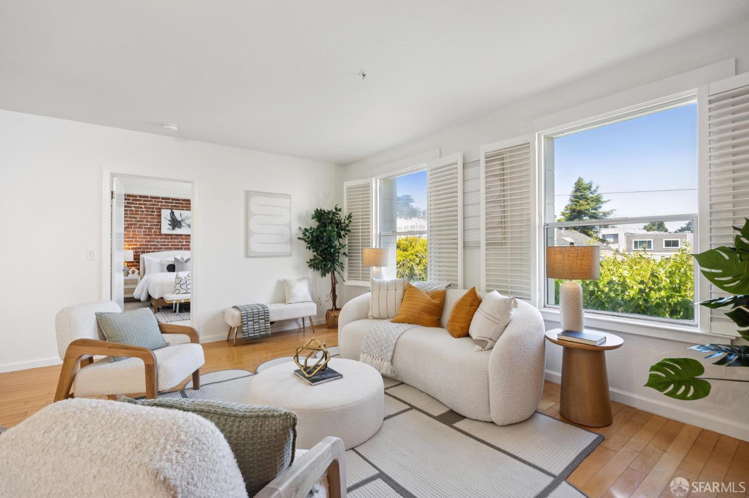 Photo #4: 425046058 Listing 