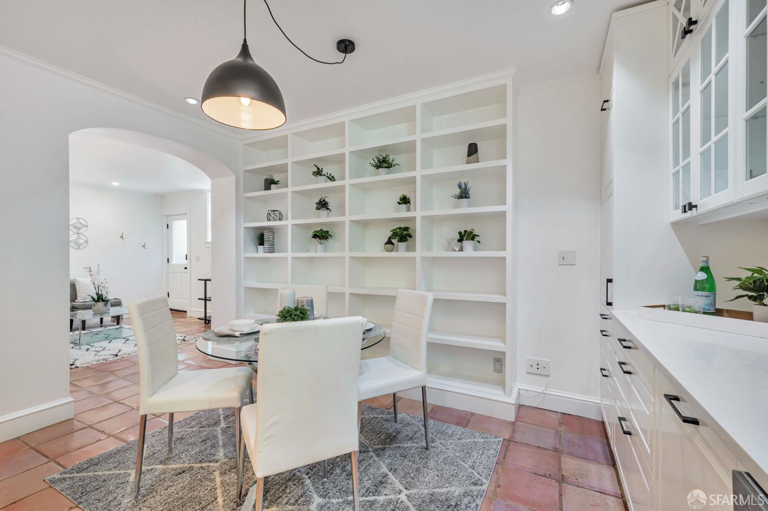 Detail Gallery Image 13 of 38 For 30 Eagle St, San Francisco,  CA 94114 - 2 Beds | 1 Baths