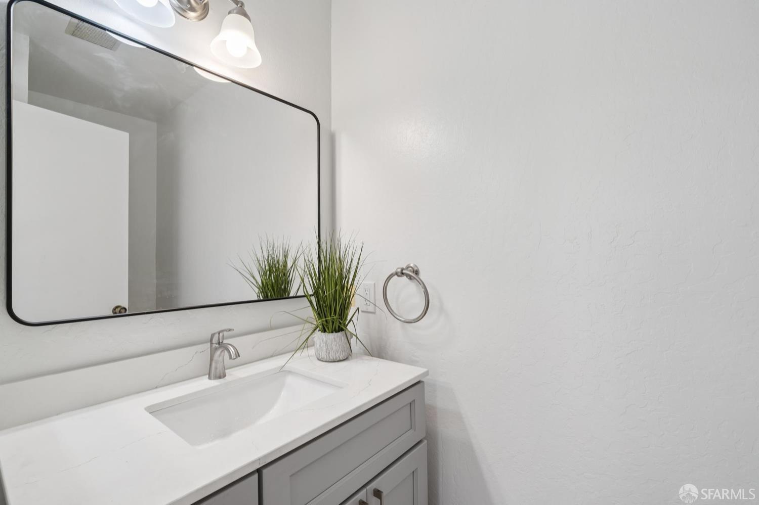 Detail Gallery Image 7 of 49 For 2536 Treeside Way, Richmond,  CA 94806 - 2 Beds | 2/1 Baths