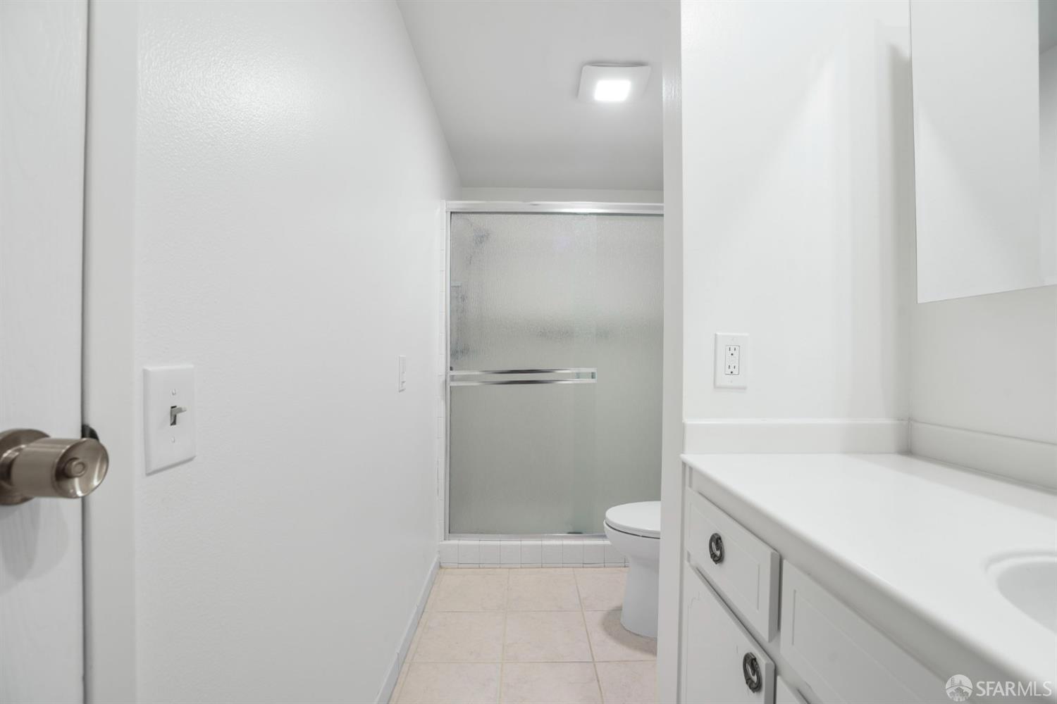 Detail Gallery Image 34 of 54 For 110 Park Rd #101,  Burlingame,  CA 94010 - 2 Beds | 2 Baths