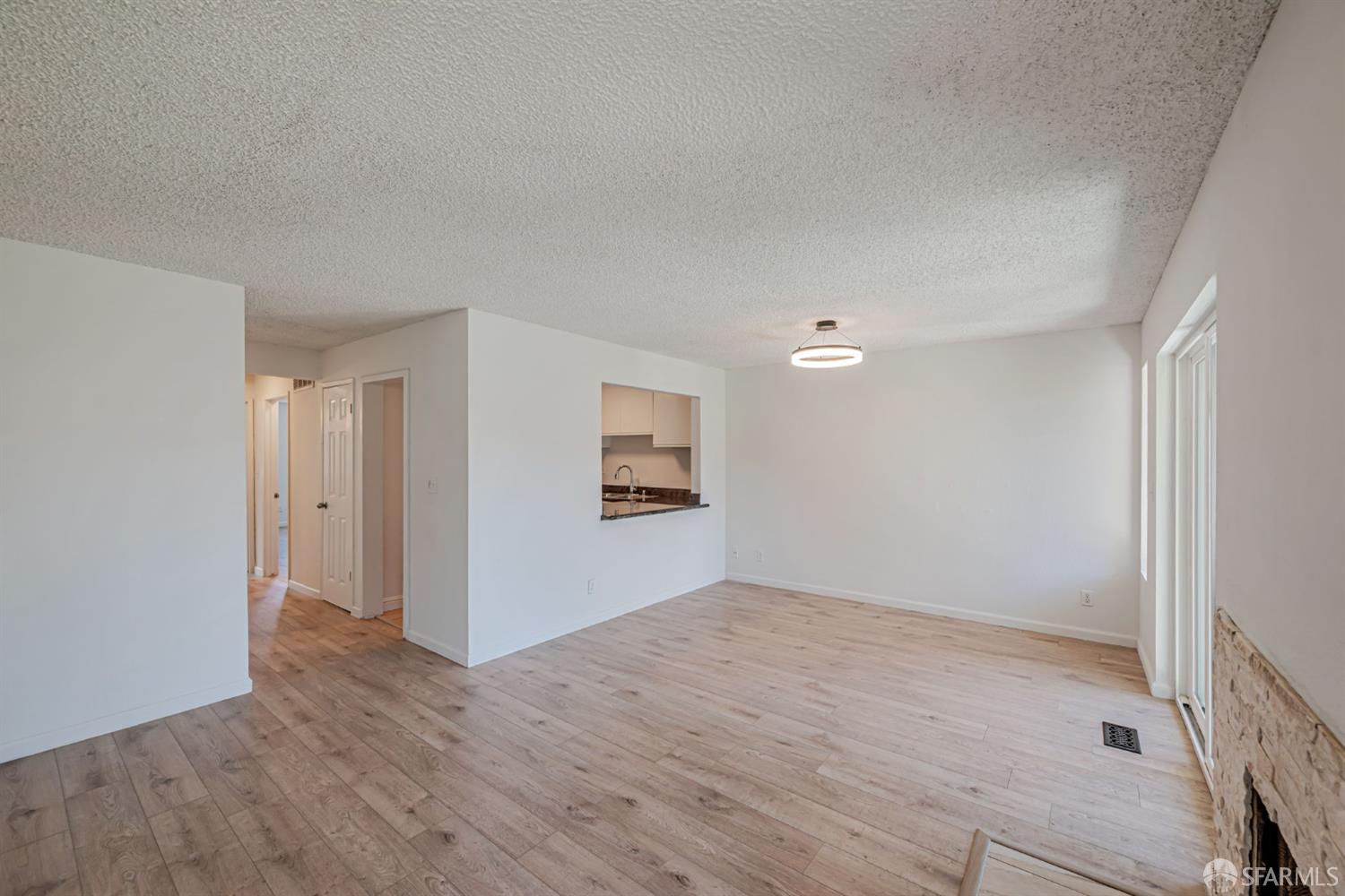 Detail Gallery Image 5 of 31 For 3550 Carter Dr #65,  South San Francisco,  CA 94080 - 2 Beds | 1/1 Baths