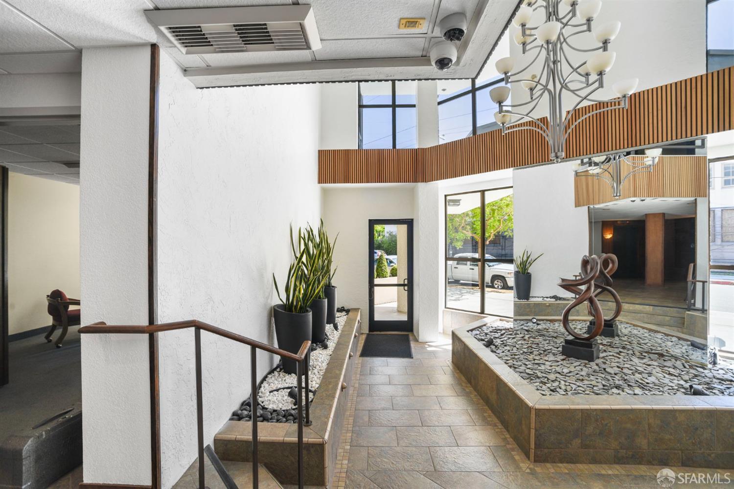 Detail Gallery Image 6 of 54 For 110 Park Rd #101,  Burlingame,  CA 94010 - 2 Beds | 2 Baths