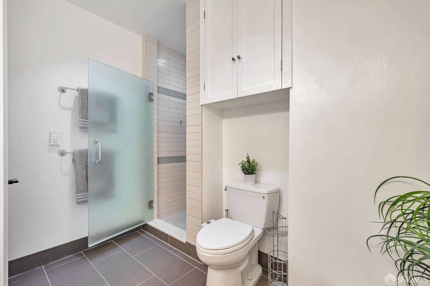 Detail Gallery Image 26 of 38 For 30 Eagle St, San Francisco,  CA 94114 - 2 Beds | 1 Baths