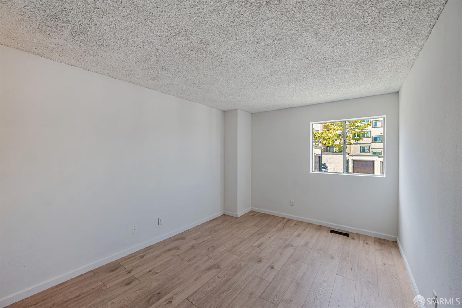 Detail Gallery Image 18 of 31 For 3550 Carter Dr #65,  South San Francisco,  CA 94080 - 2 Beds | 1/1 Baths