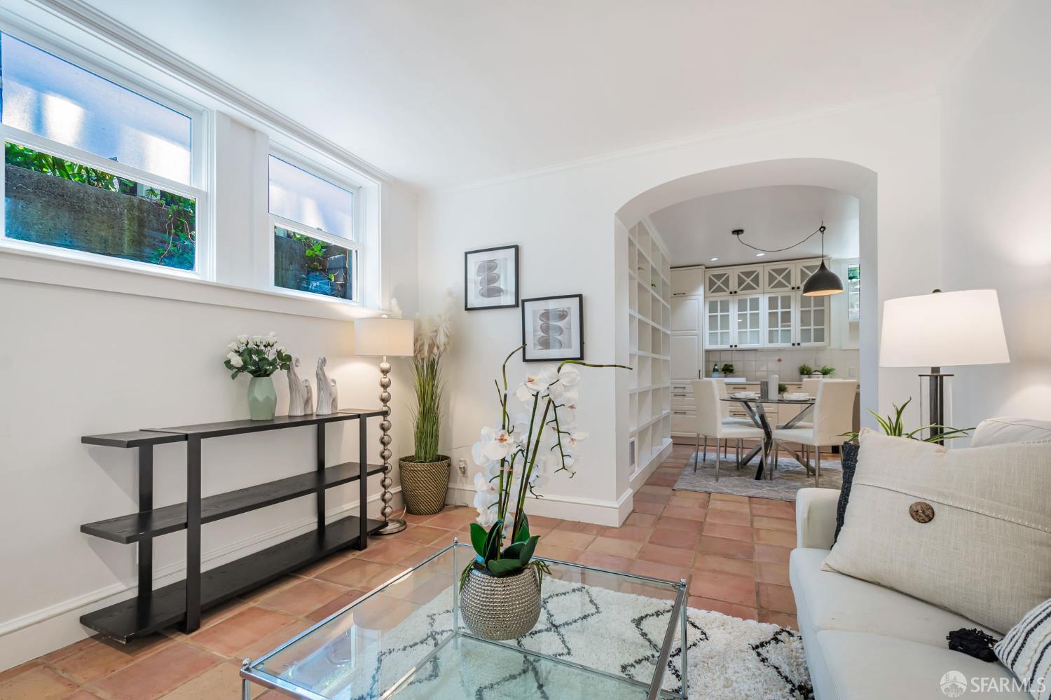 Detail Gallery Image 8 of 38 For 30 Eagle St, San Francisco,  CA 94114 - 2 Beds | 1 Baths