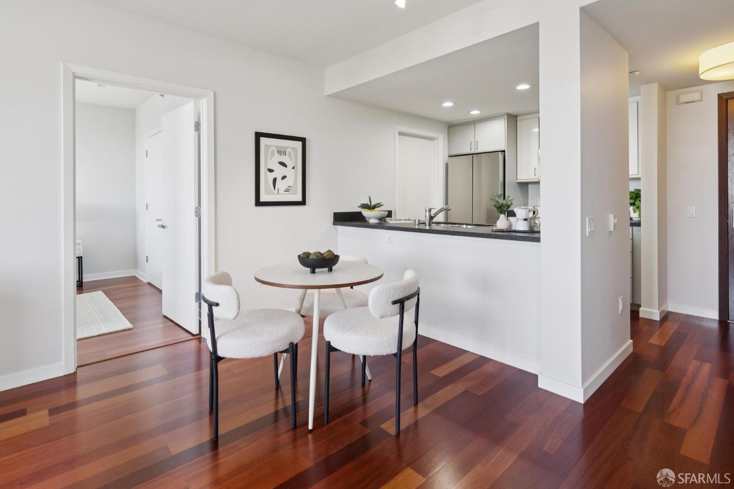 Photo #9: 425048546 Listing: Photo #9
