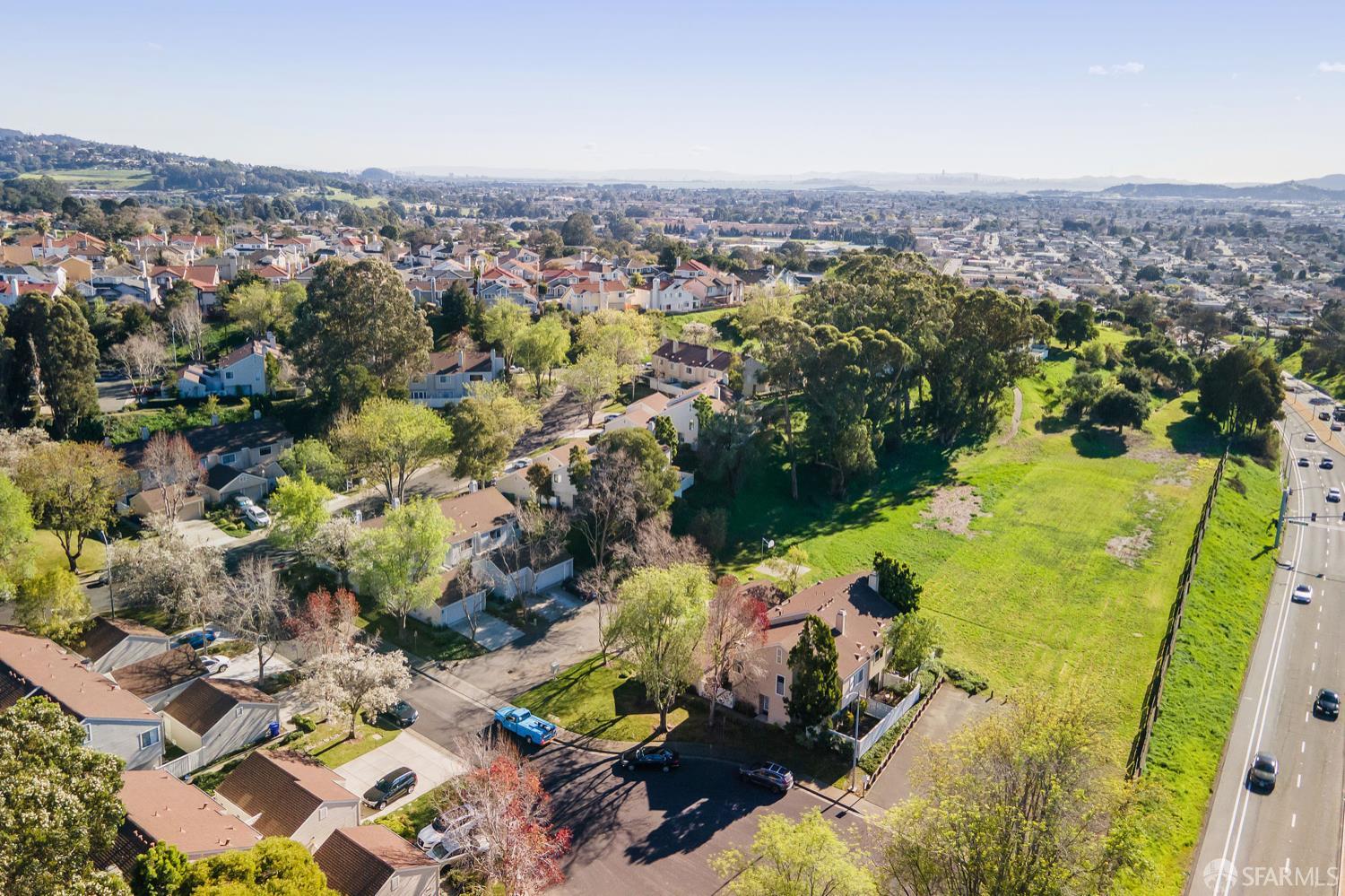 Detail Gallery Image 41 of 49 For 2536 Treeside Way, Richmond,  CA 94806 - 2 Beds | 2/1 Baths