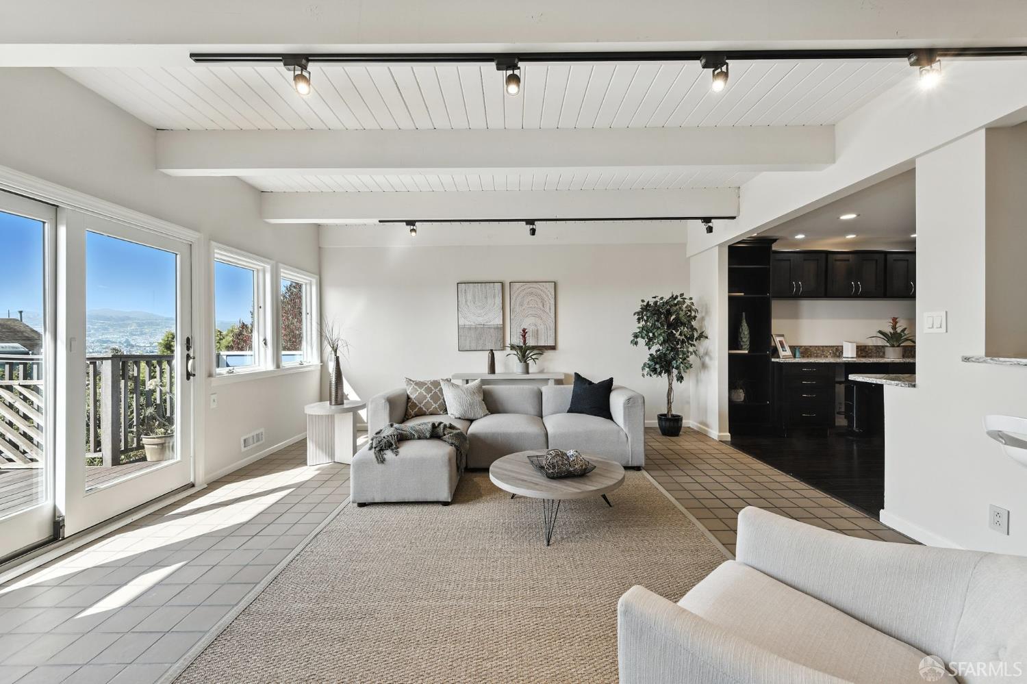 Detail Gallery Image 13 of 58 For 69 Bemis St, San Francisco,  CA 94131 - 3 Beds | 2/1 Baths