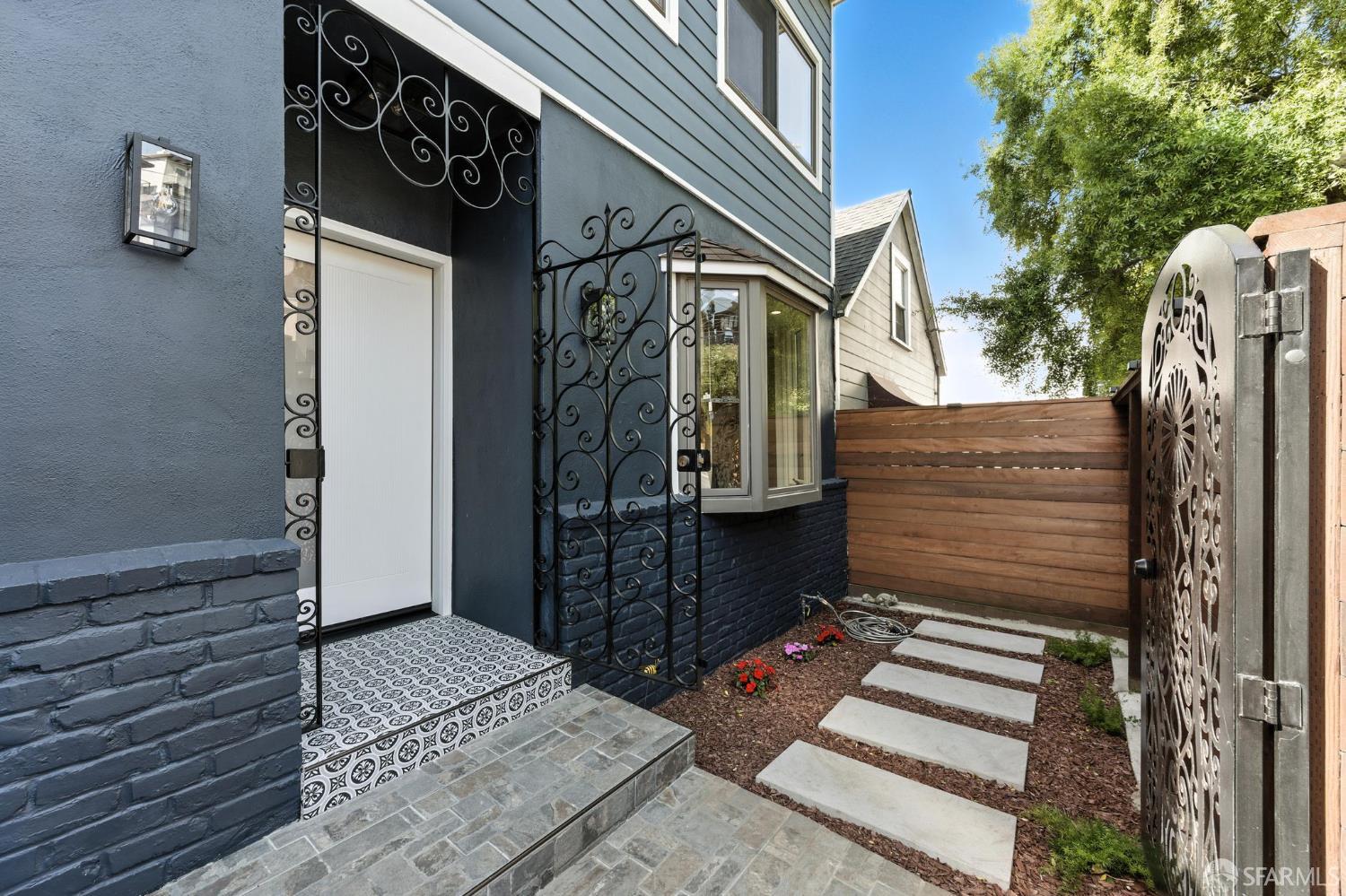 Detail Gallery Image 3 of 58 For 69 Bemis St, San Francisco,  CA 94131 - 3 Beds | 2/1 Baths