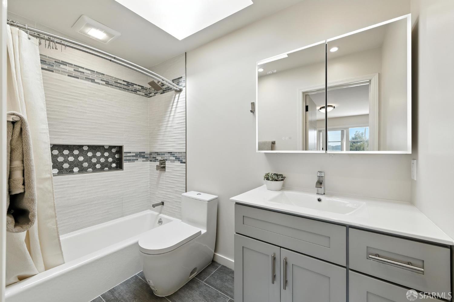 Detail Gallery Image 21 of 58 For 69 Bemis St, San Francisco,  CA 94131 - 3 Beds | 2/1 Baths