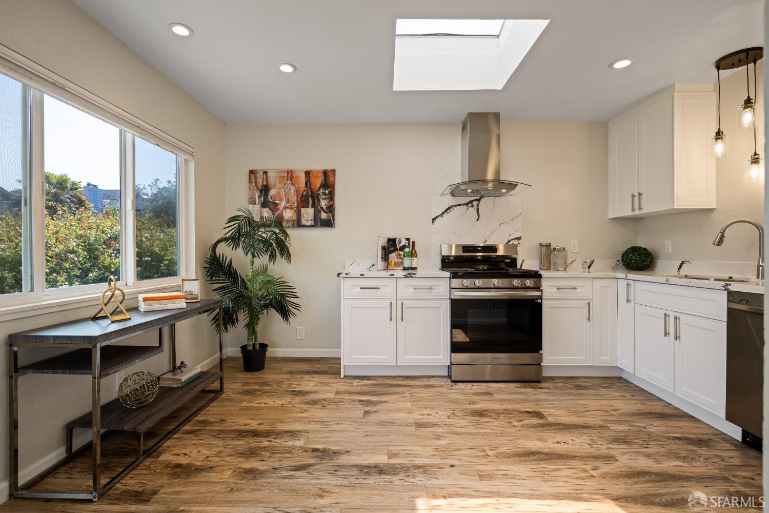 Detail Gallery Image 10 of 29 For 321 7th St, Montara,  CA 94037 - 3 Beds | 2 Baths