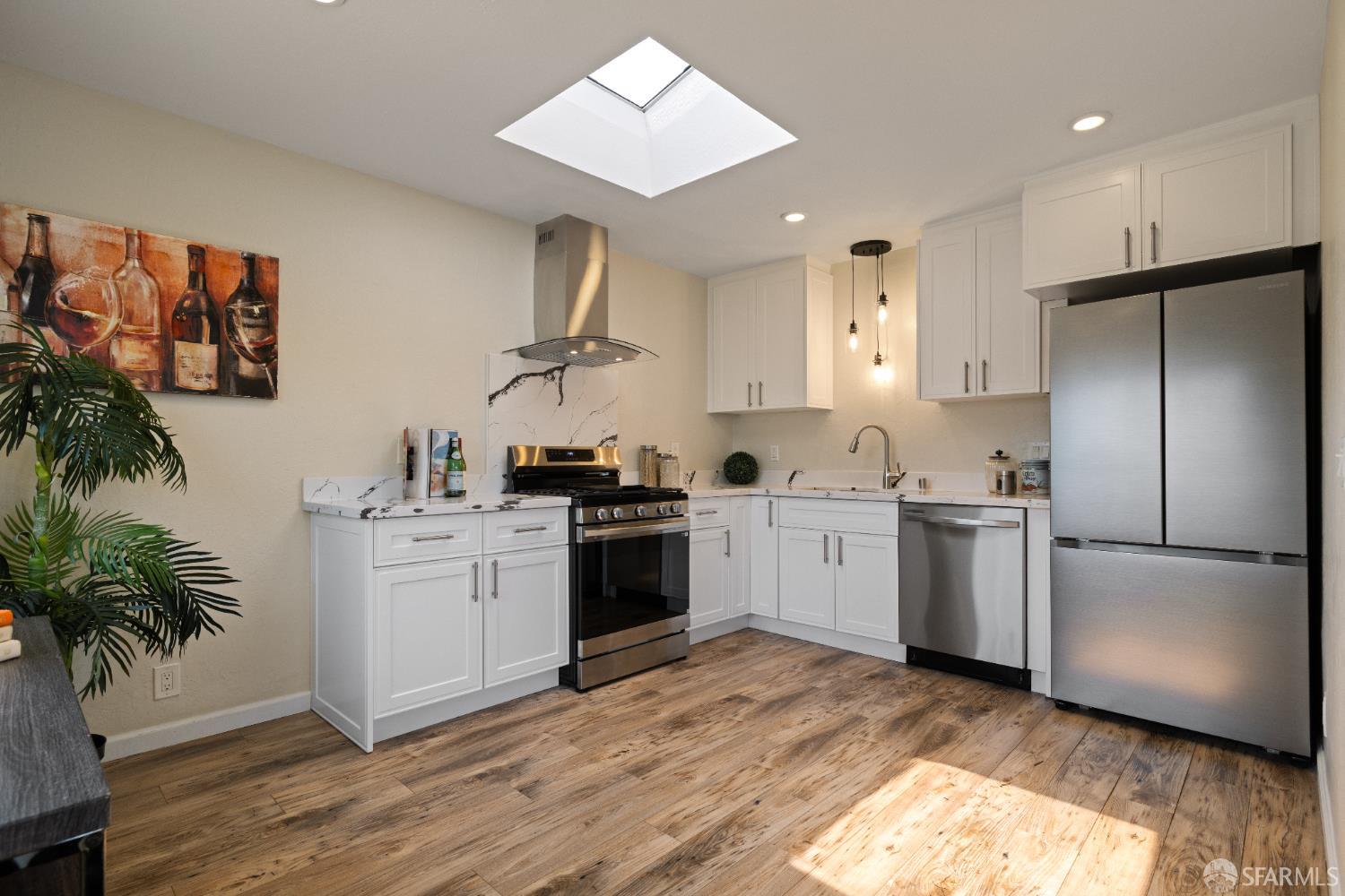 Detail Gallery Image 11 of 29 For 321 7th St, Montara,  CA 94037 - 3 Beds | 2 Baths