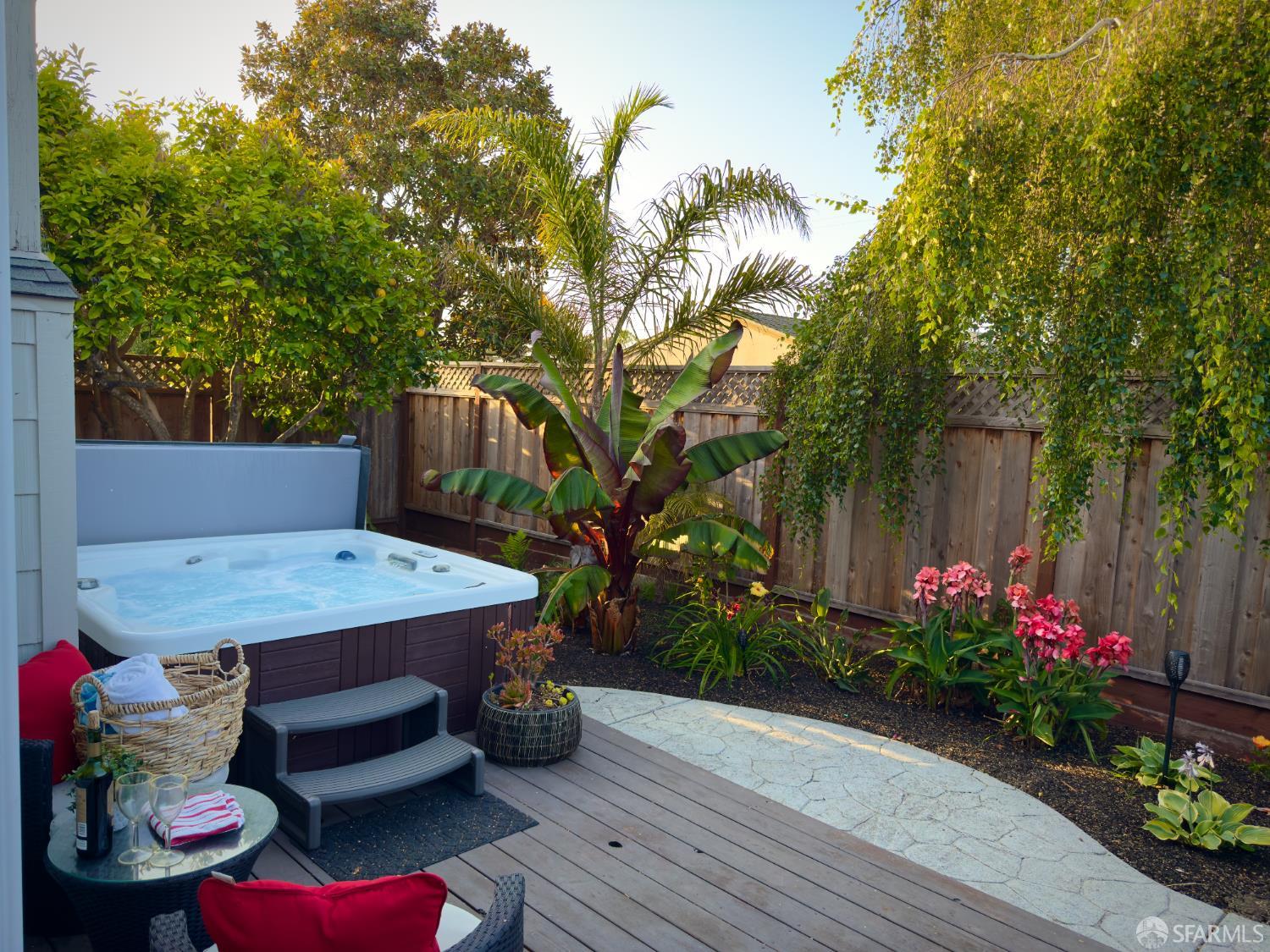 Detail Gallery Image 24 of 32 For 839 Vista Montara Cir, Pacifica,  CA 94044 - 3 Beds | 2/1 Baths